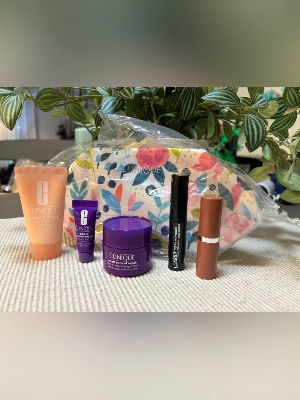 Clinique make up bag with brand new different samples!!!